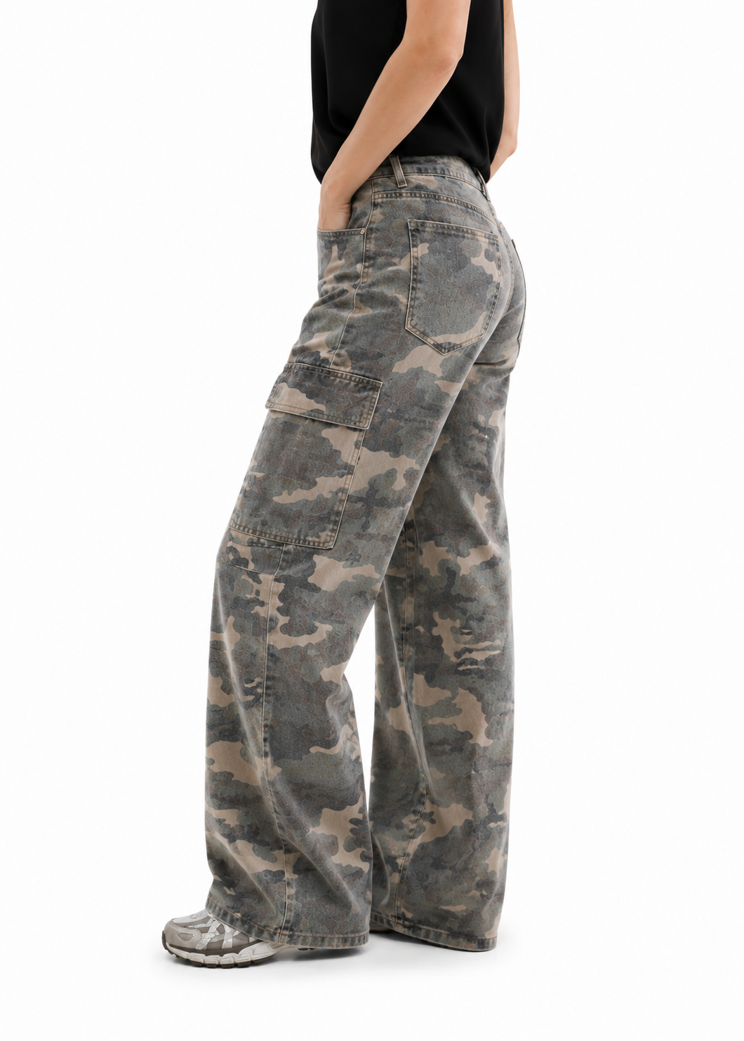 Camouflage Barrel Jeans